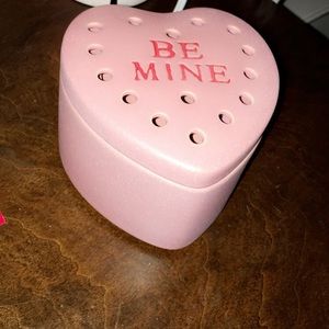 Be mine Scentsy warmer! Brand new never used!